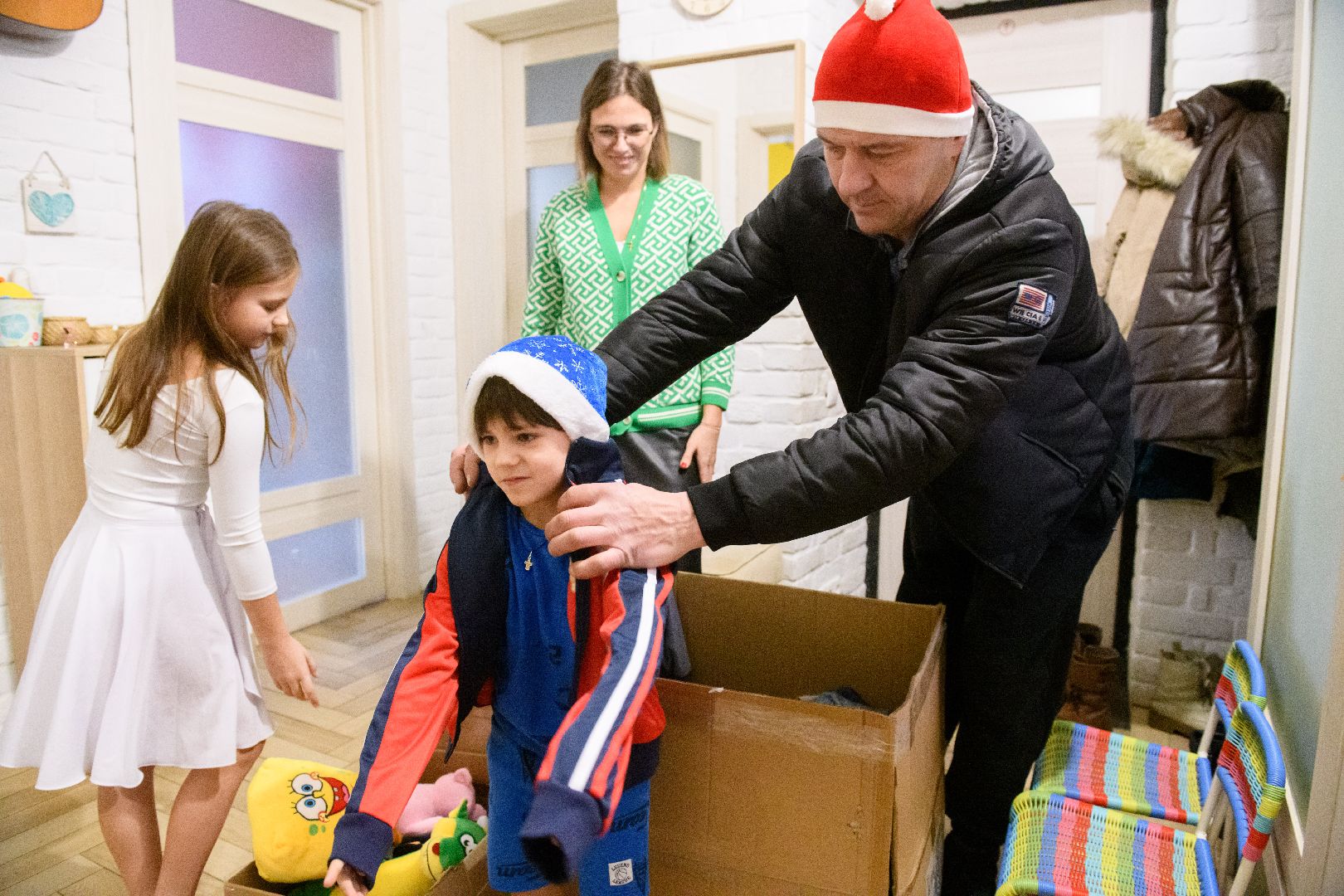 лыткарино, благодарный шкаф, благотворительность, год семьи, многодетная семья, вертикалки,