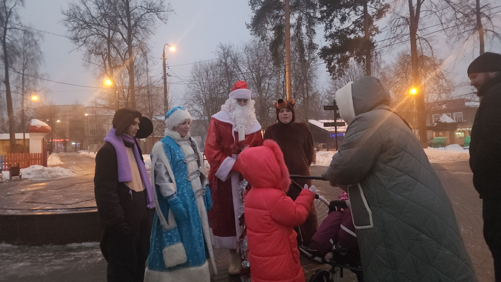 Павловский Посад, Городской округ Павловский Посад, Люди, Жители, Новый год, Дед Мороз, вертикалки,