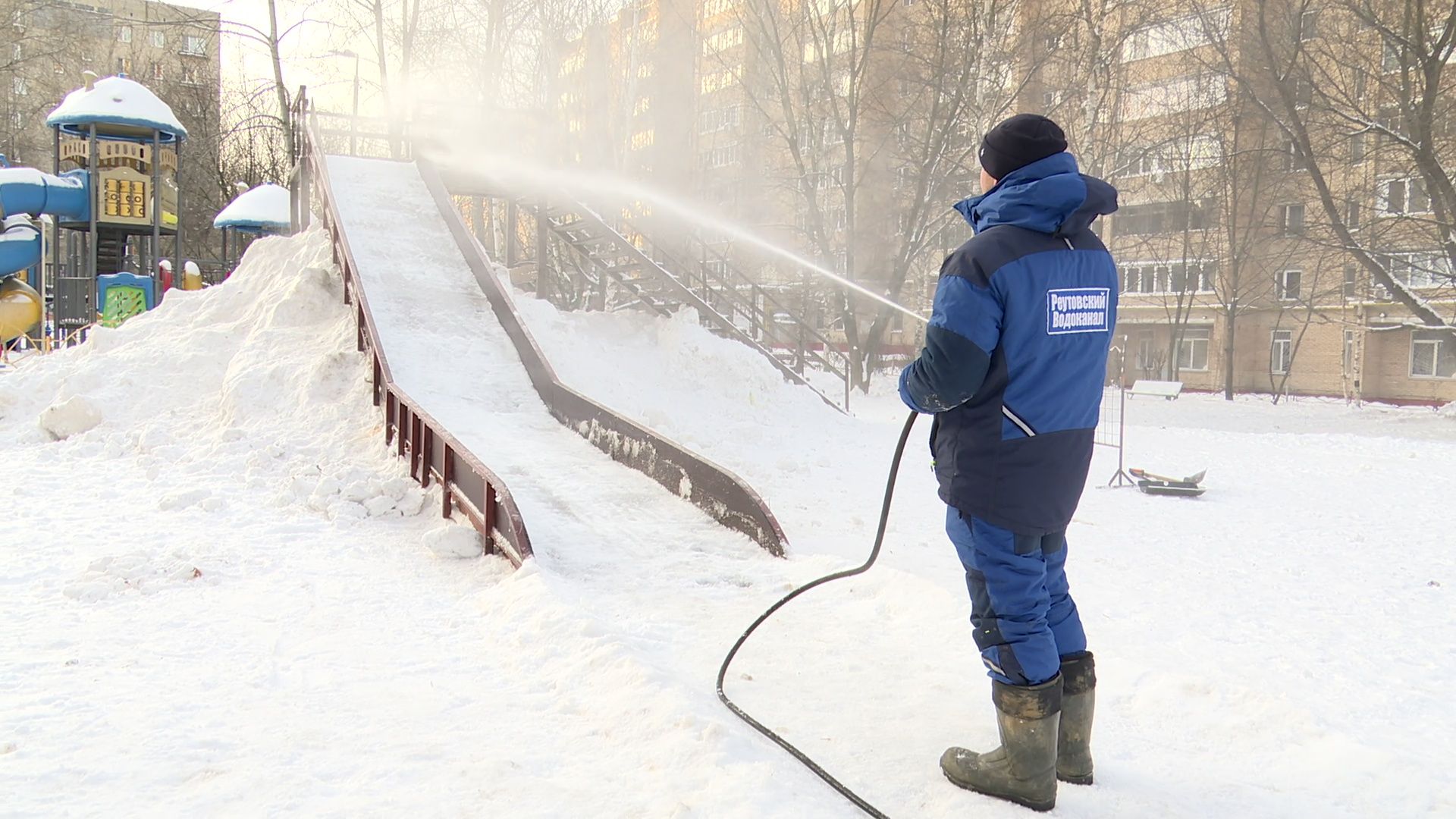 Реутов, вертикалки, каток, горка, новогодняя ель, заливка льда,
