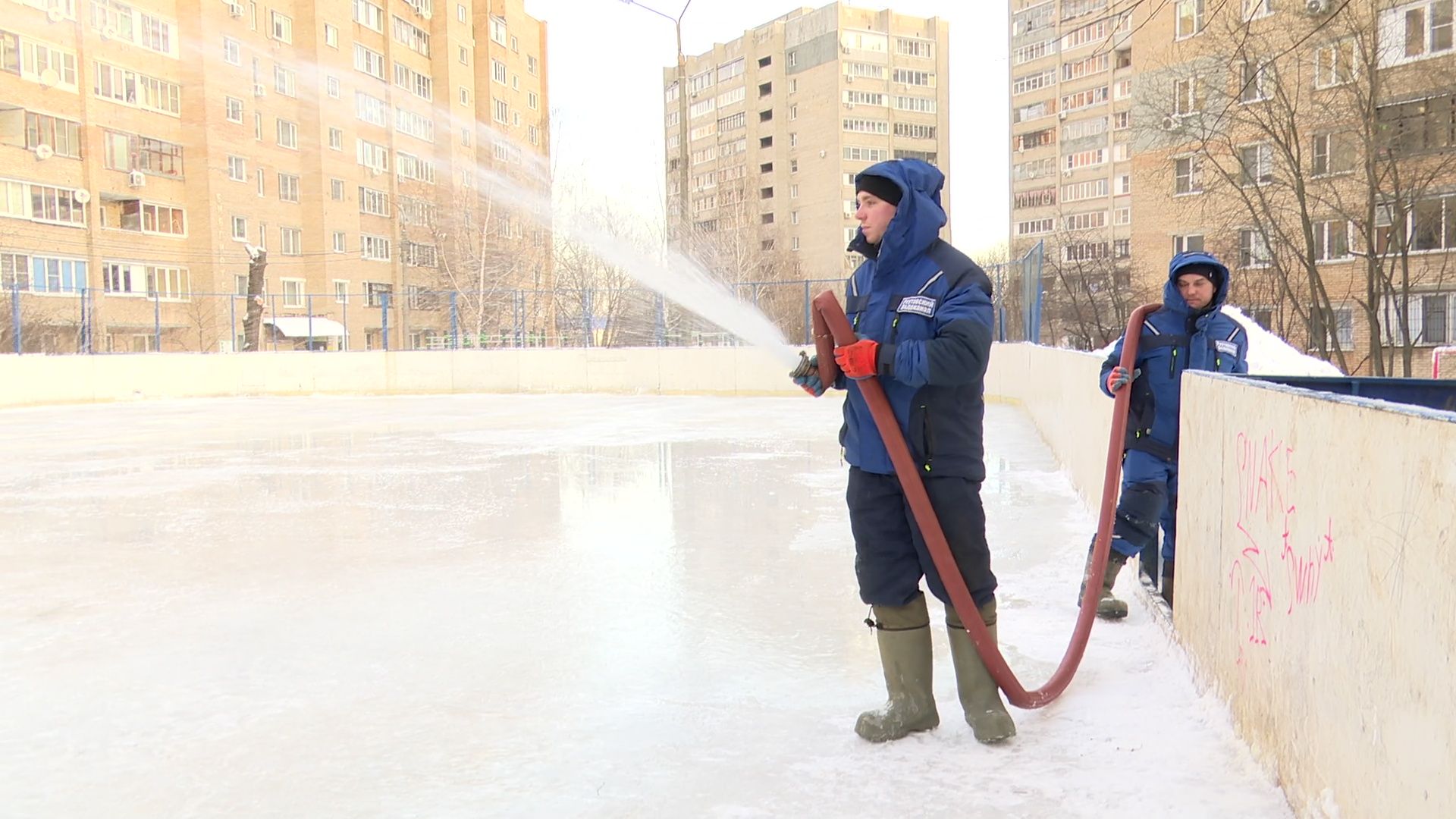 Реутов, вертикалки, каток, горка, новогодняя ель, заливка льда,