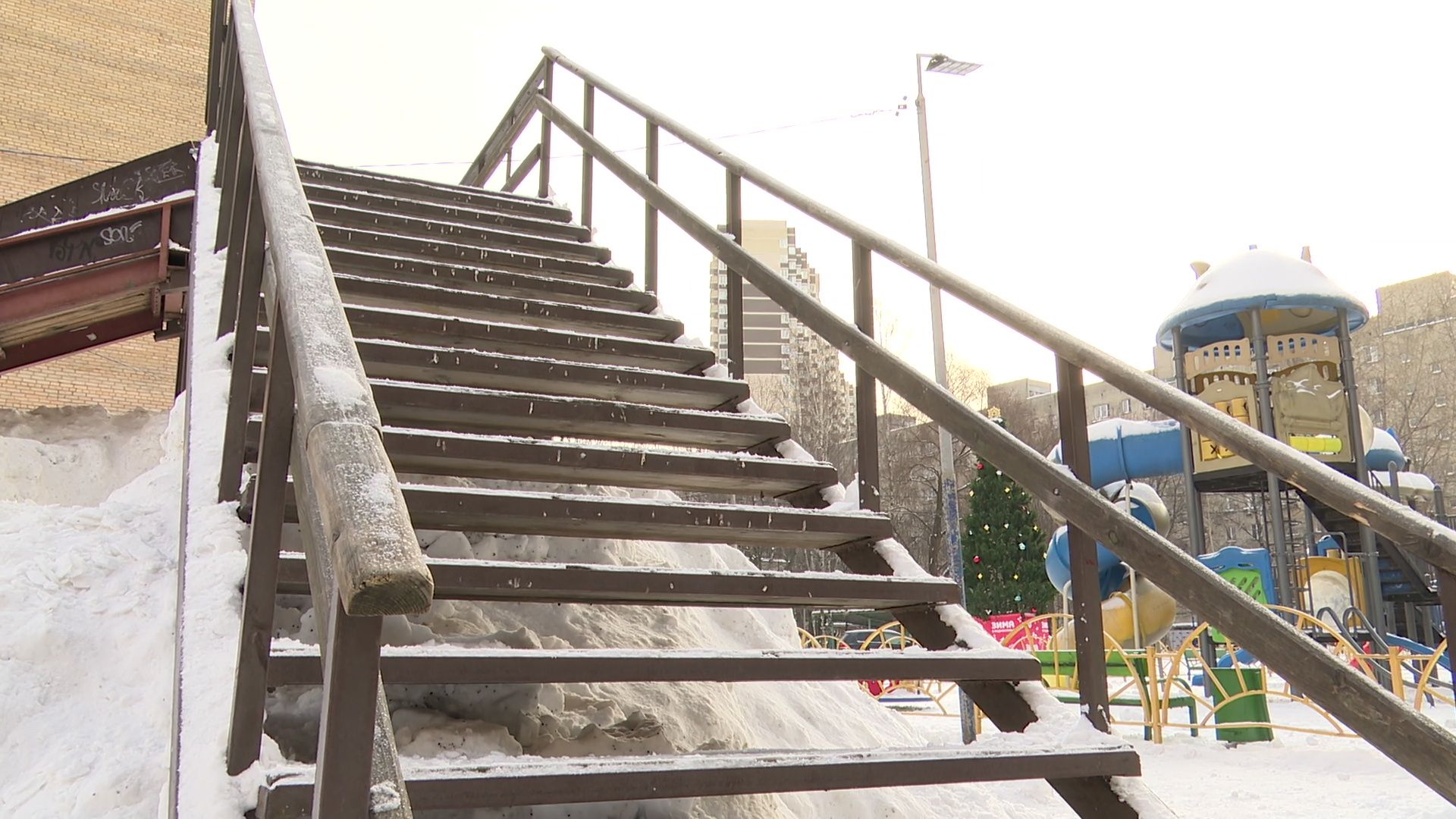 Реутов, вертикалки, каток, горка, новогодняя ель, заливка льда,