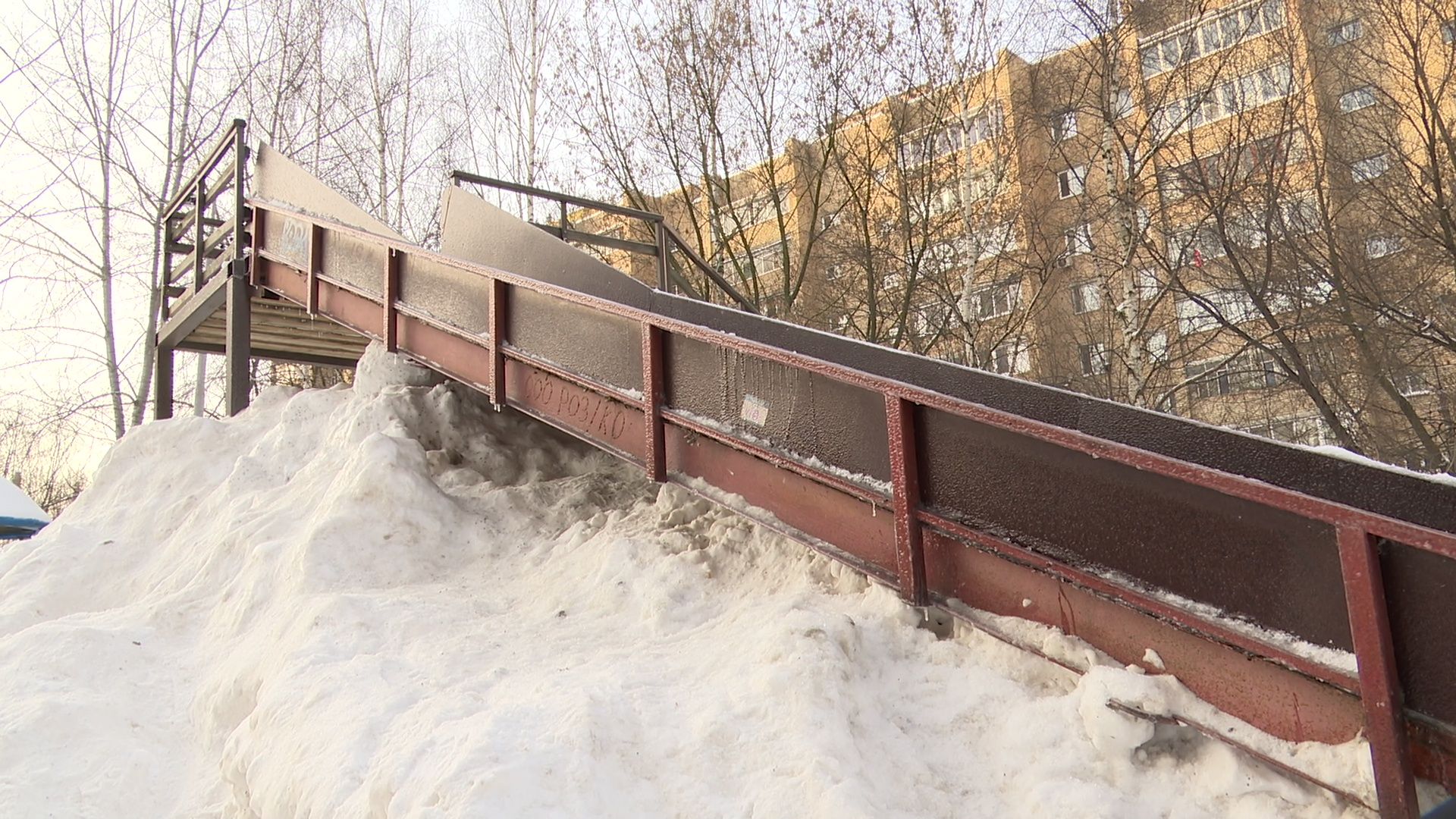 Реутов, вертикалки, каток, горка, новогодняя ель, заливка льда,