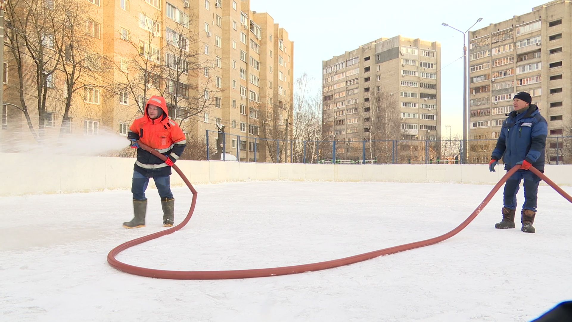 Реутов, вертикалки, каток, горка, новогодняя ель, заливка льда,