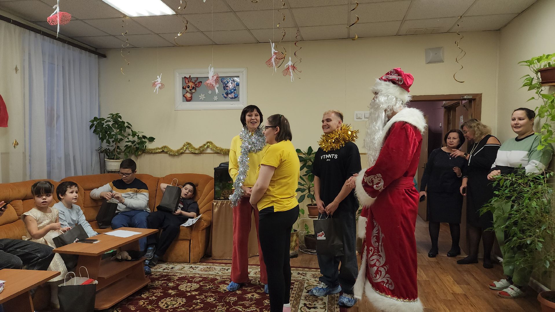 дети, реабилитационный центр, реабилитация, новый год, подарки, подарки на новый год,