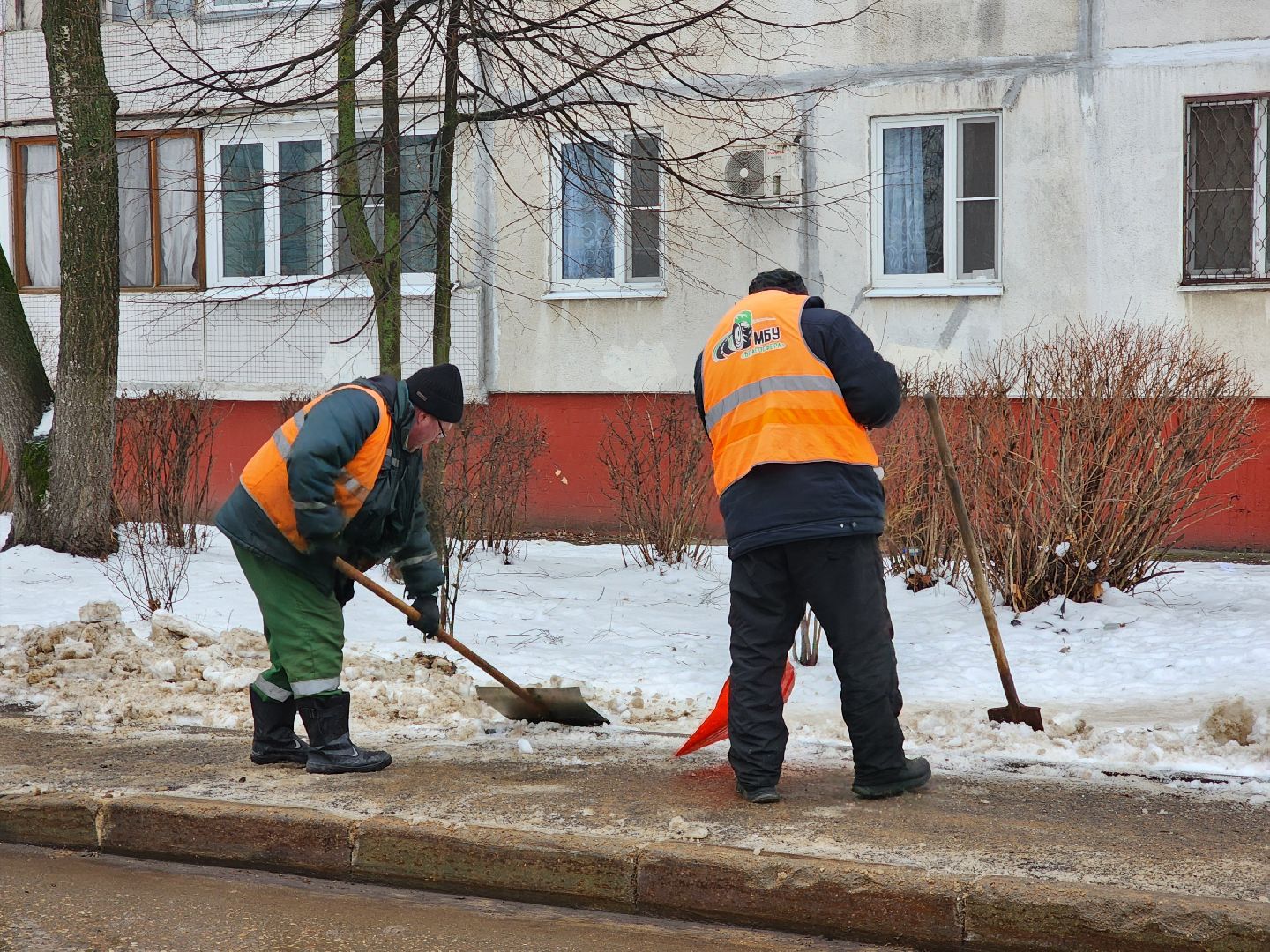 ногинск, коммунальная служба, мбу благосфера, жкх, очистка тротуаров, гололед, вертикалки