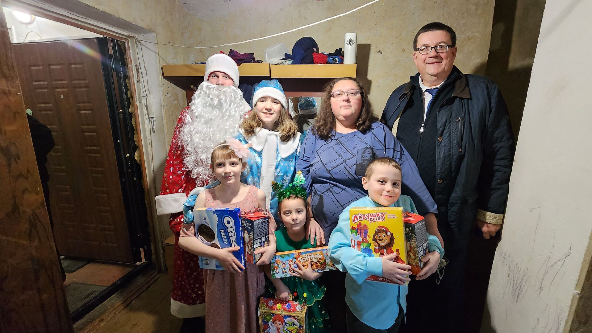 кашира, подарки на новый год, волонтеры, благотворительность, многодетная мама,