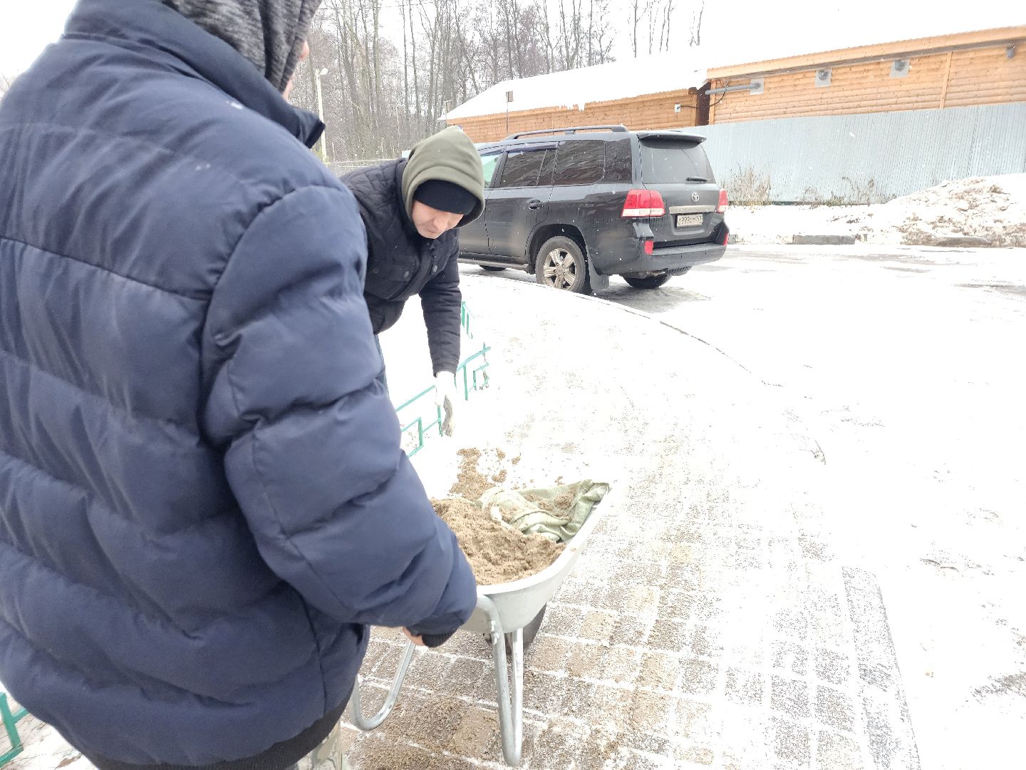 жкх, снег, наледь, гололед, гололедица, песок, противогололедный материал, соль, ук, управляющая компания, вертикалки,
