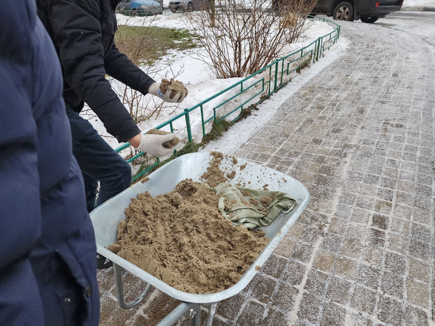 жкх, снег, наледь, гололед, гололедица, песок, противогололедный материал, соль, ук, управляющая компания, вертикалки,