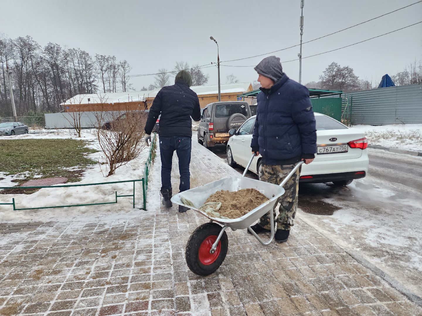 жкх, снег, наледь, гололед, гололедица, песок, противогололедный материал, соль, ук, управляющая компания, вертикалки,