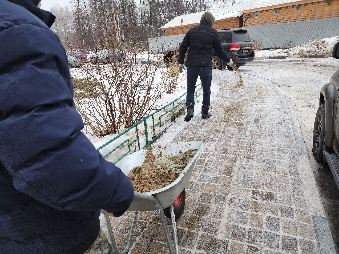 жкх, снег, наледь, гололед, гололедица, песок, противогололедный материал, соль, ук, управляющая компания, вертикалки,
