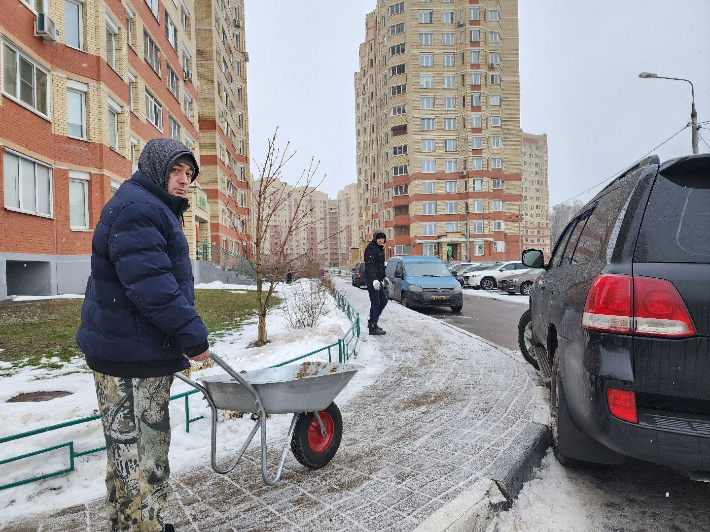 жкх, снег, наледь, гололед, гололедица, песок, противогололедный материал, соль, ук, управляющая компания, вертикалки,