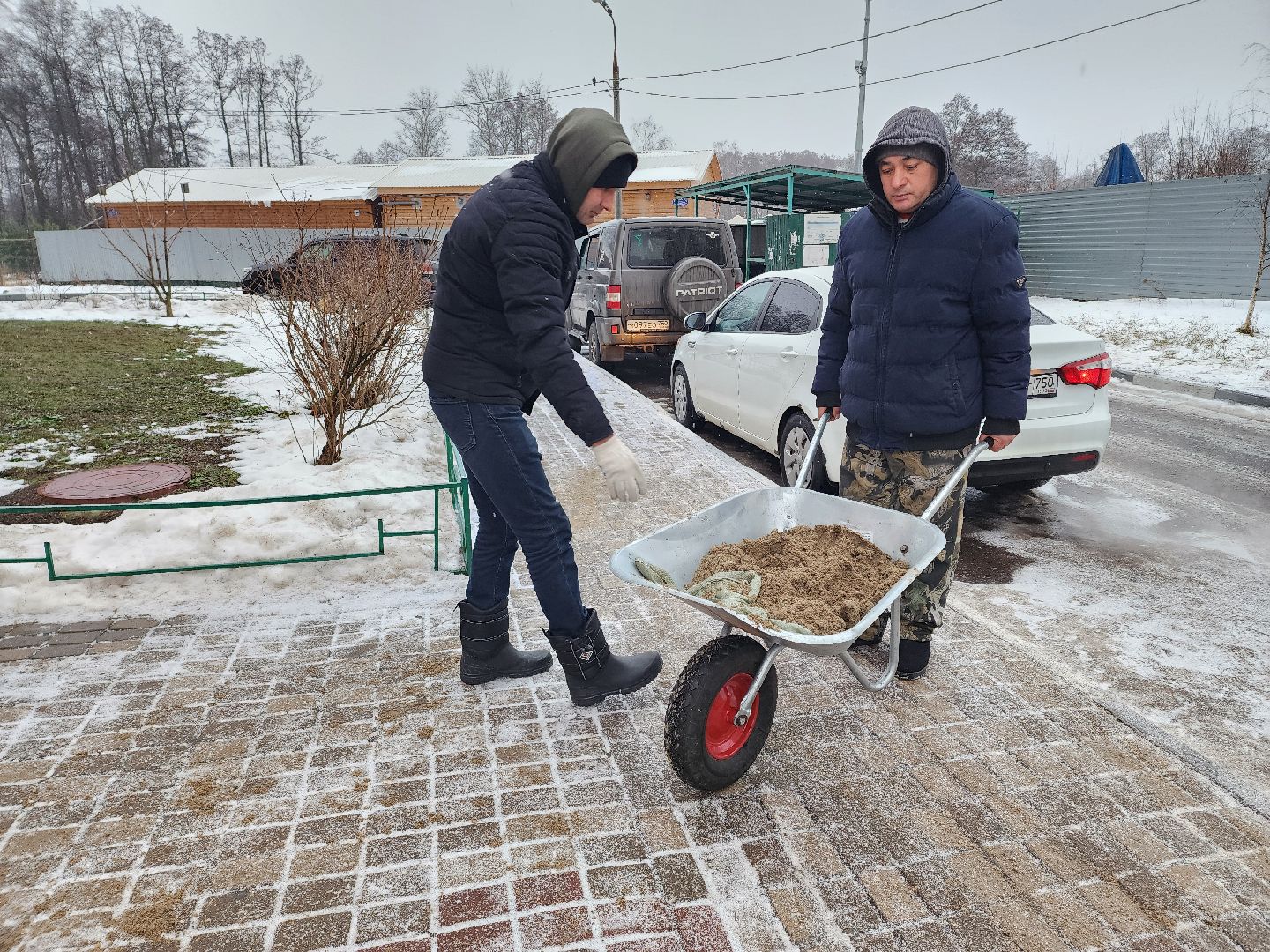 жкх, снег, наледь, гололед, гололедица, песок, противогололедный материал, соль, ук, управляющая компания, вертикалки,