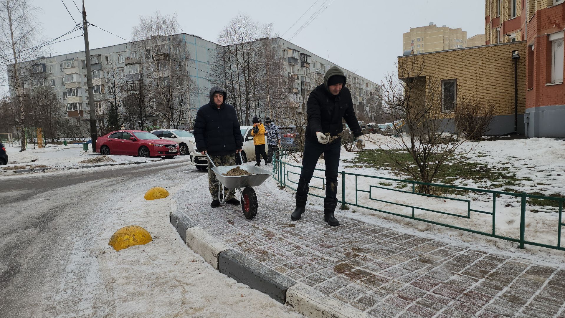 жкх, снег, наледь, гололед, гололедица, песок, противогололедный материал, соль, ук, управляющая компания, вертикалки,