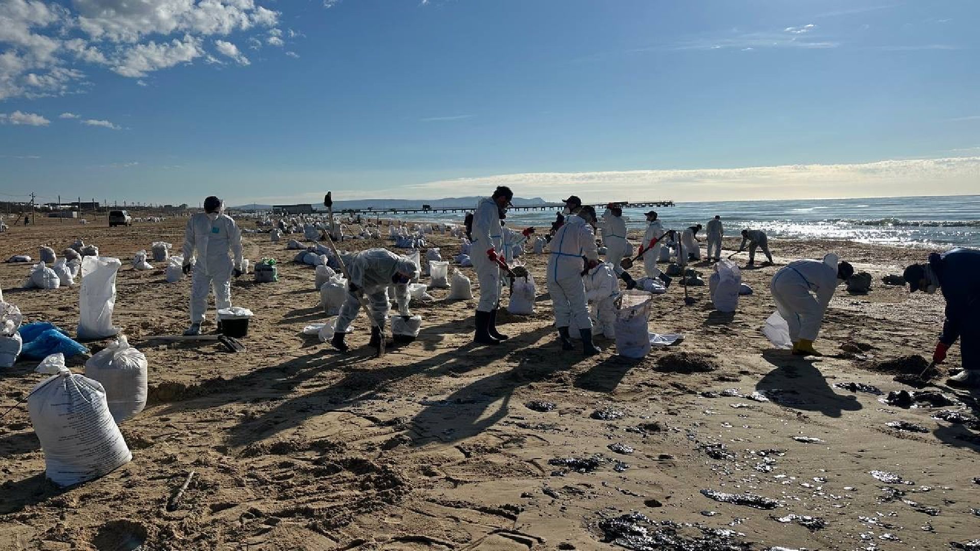 Волонтеры Подмосковья, Витязево, Волонтеры убирают пляжи Анапы,эксклюзив, экология, чп,общество,