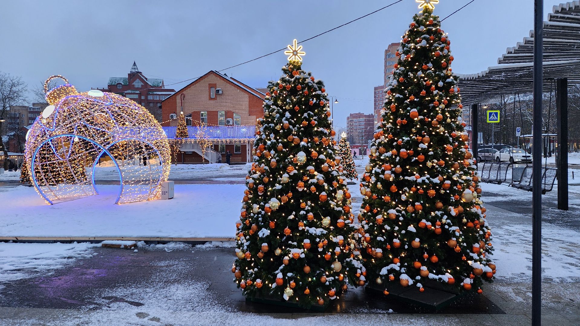 новогодняя иллюминация, истра, украшение города к новому году, вертикалки,