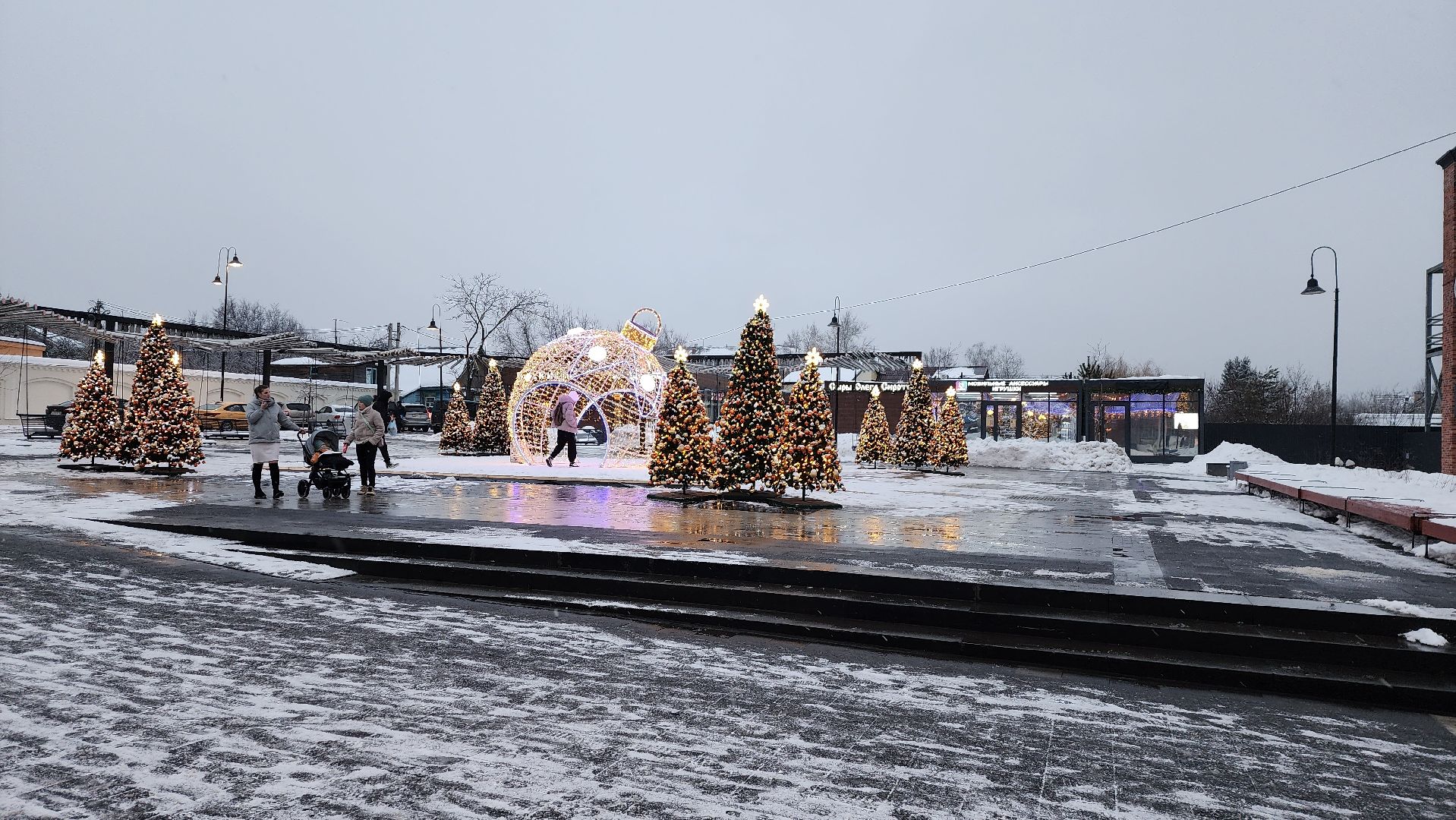 новогодняя иллюминация, истра, украшение города к новому году, вертикалки,