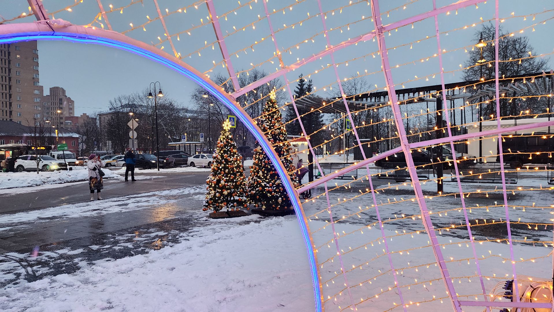 новогодняя иллюминация, истра, украшение города к новому году, вертикалки,