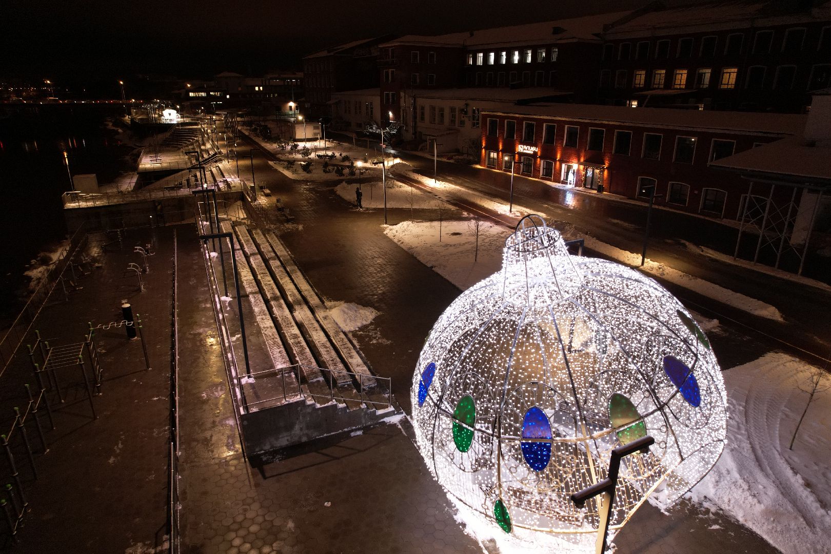 видео с коптера, орехово зуево, новый год, украшение, набережная, клязьма,