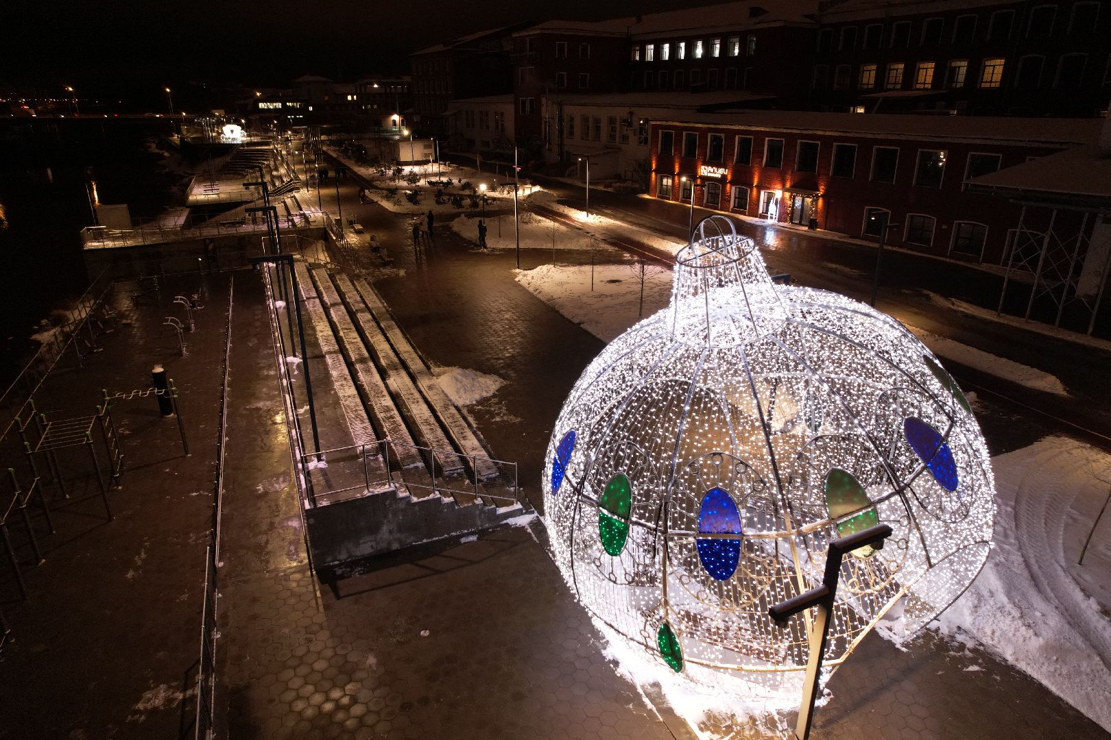 видео с коптера, орехово зуево, новый год, украшение, набережная, клязьма,