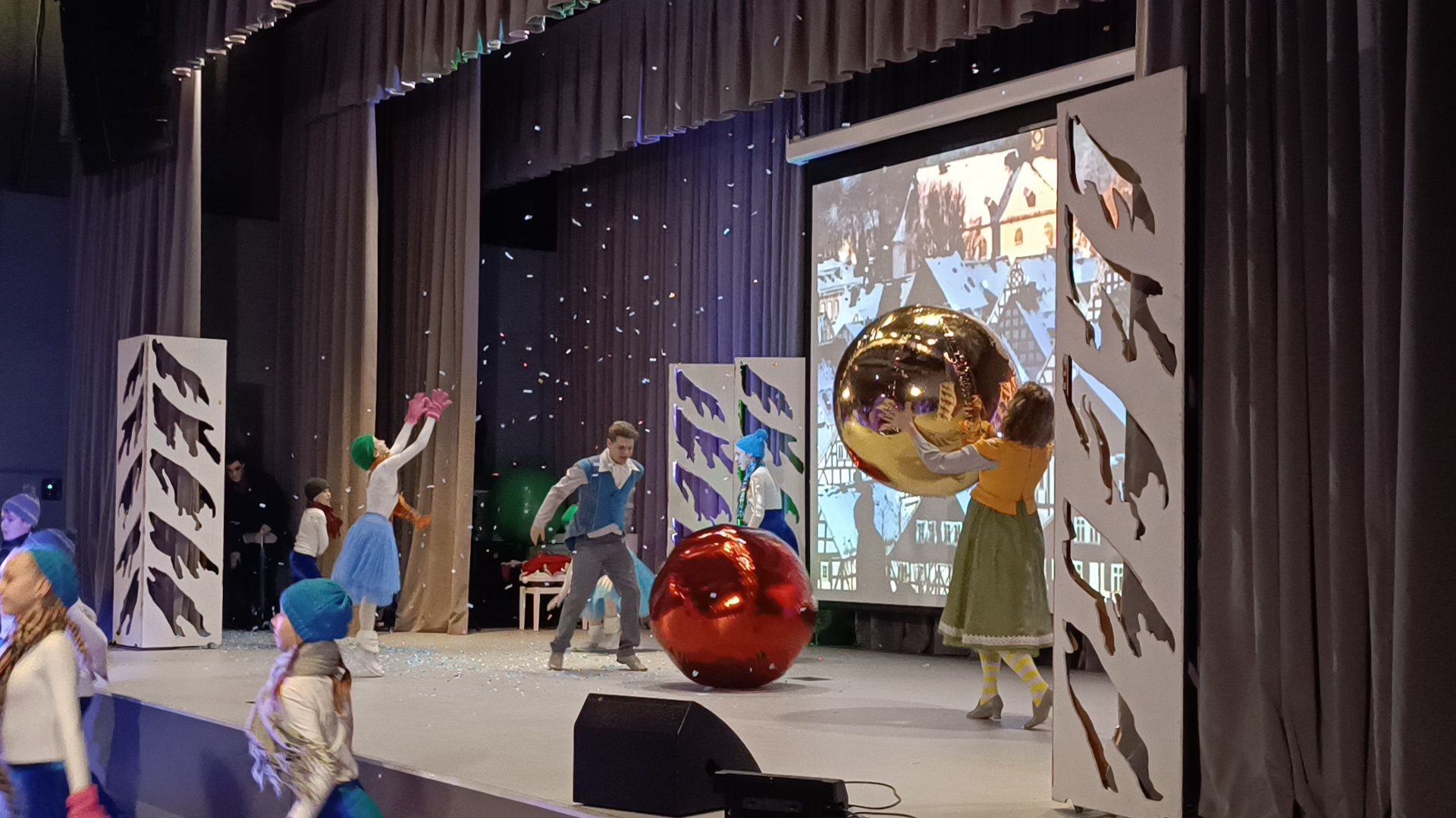 благотворительная елка, лобня, спектакль,авиатика,