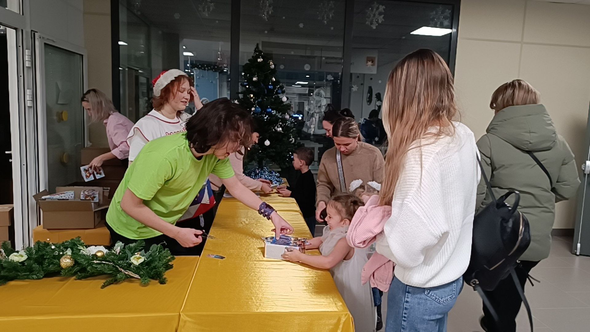 благотворительная елка, лобня, спектакль,авиатика,