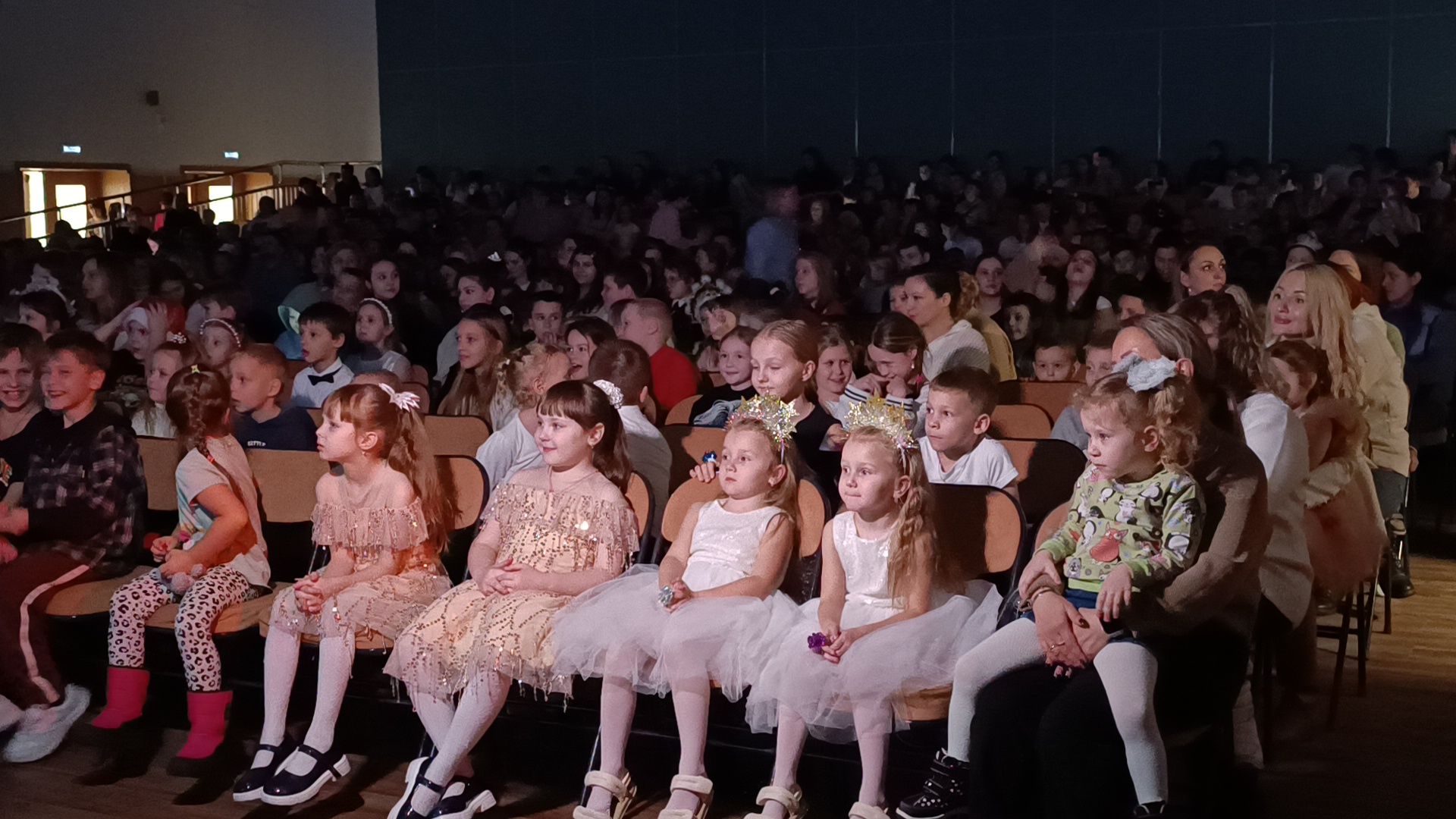 благотворительная елка, лобня, спектакль,авиатика,