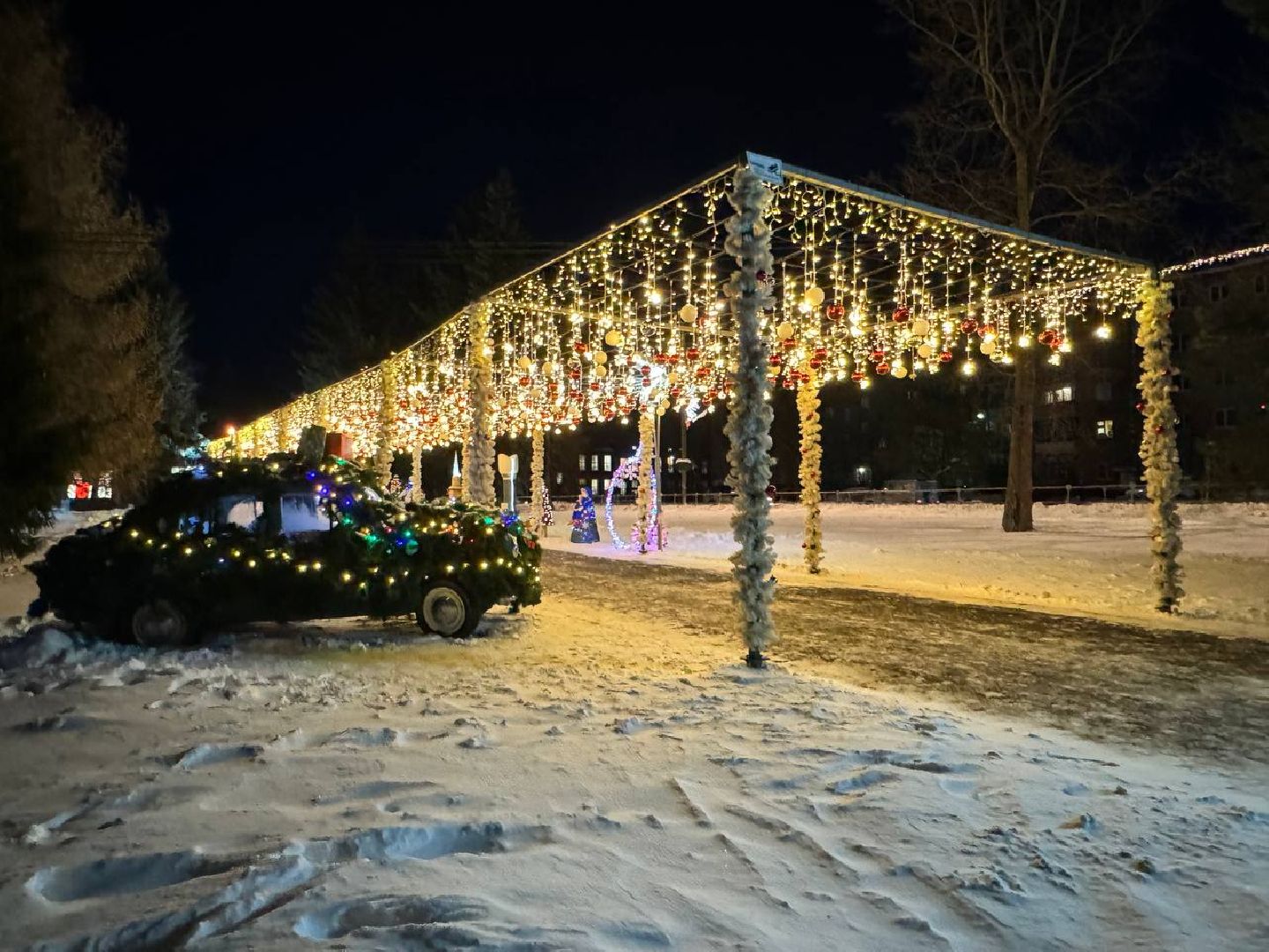можайск, можайский городской округ, подмосковье, креатывные елки, фестиваль, фестиваль креативных елок, москвич, новый год, новогодние праздники, новый 2025 год, фестиваль елок, машина-елка,