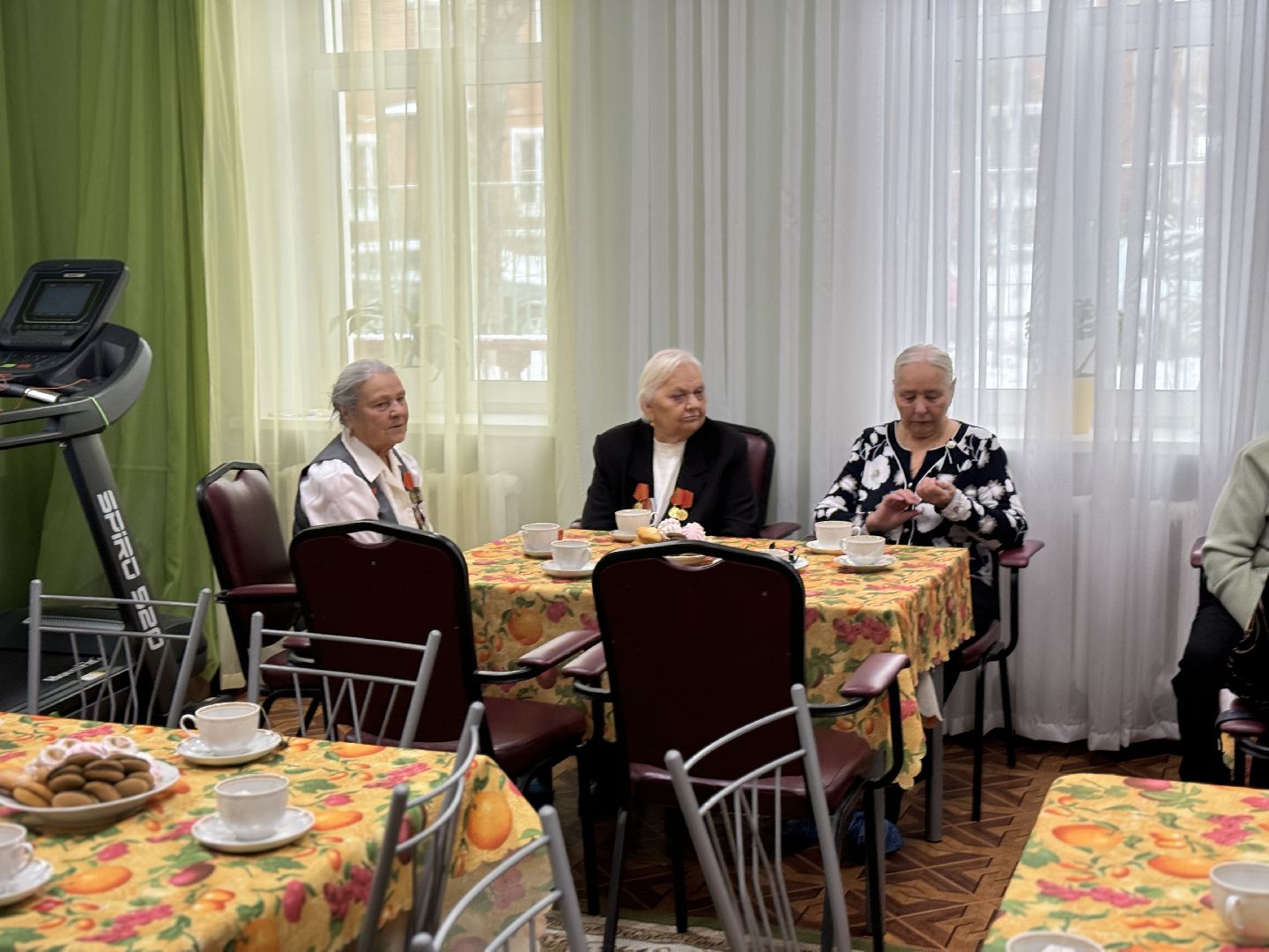 Узники фашистских концлагерей, Ветераны ВОВ, глава муниципалитета, глава поздравил узников,Кцсор домодедовский,