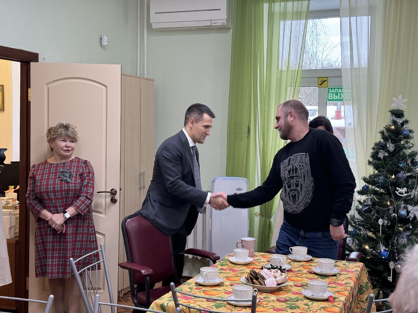 Узники фашистских концлагерей, Ветераны ВОВ, глава муниципалитета, глава поздравил узников,Кцсор домодедовский,