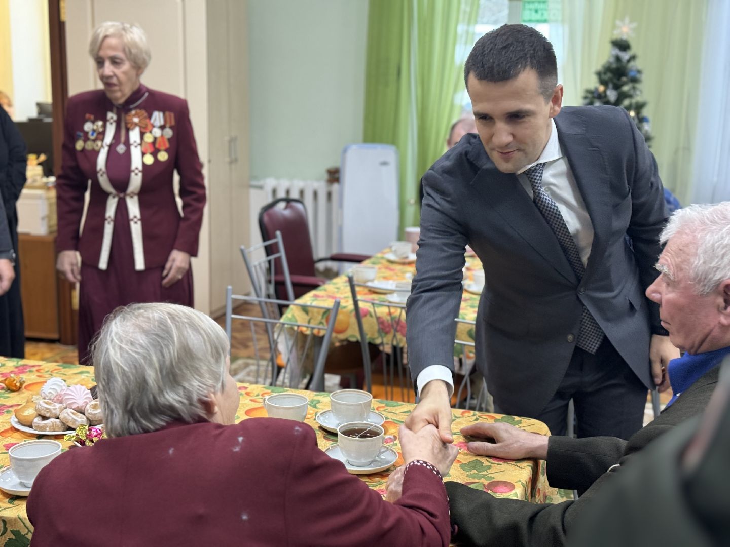 Узники фашистских концлагерей, Ветераны ВОВ, глава муниципалитета, глава поздравил узников,Кцсор домодедовский,