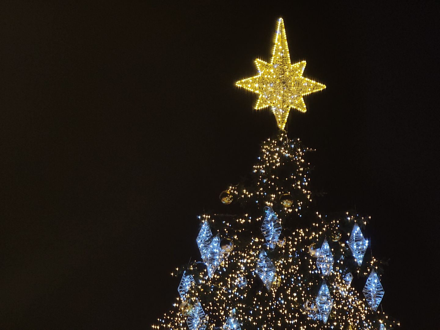 Коломна, зима в подмосковье, новогодняя елка, новогоднее украшение, вертикалки,