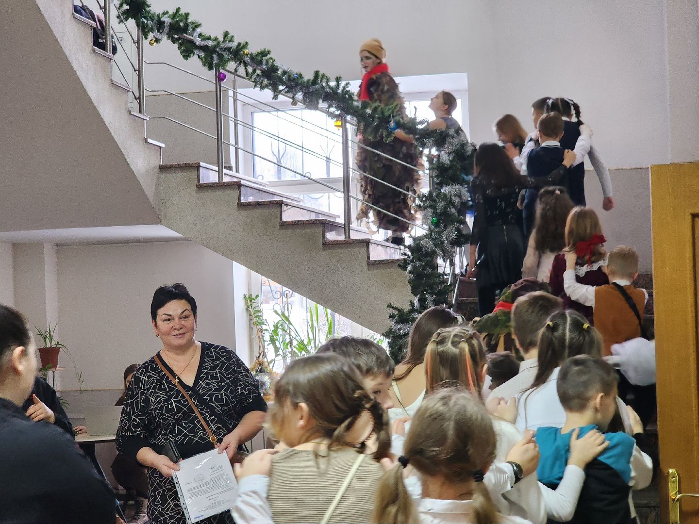 долгопрудный, дк вперед, ДТШ Семья, елка отличников, воздушные шары, вертикалки,