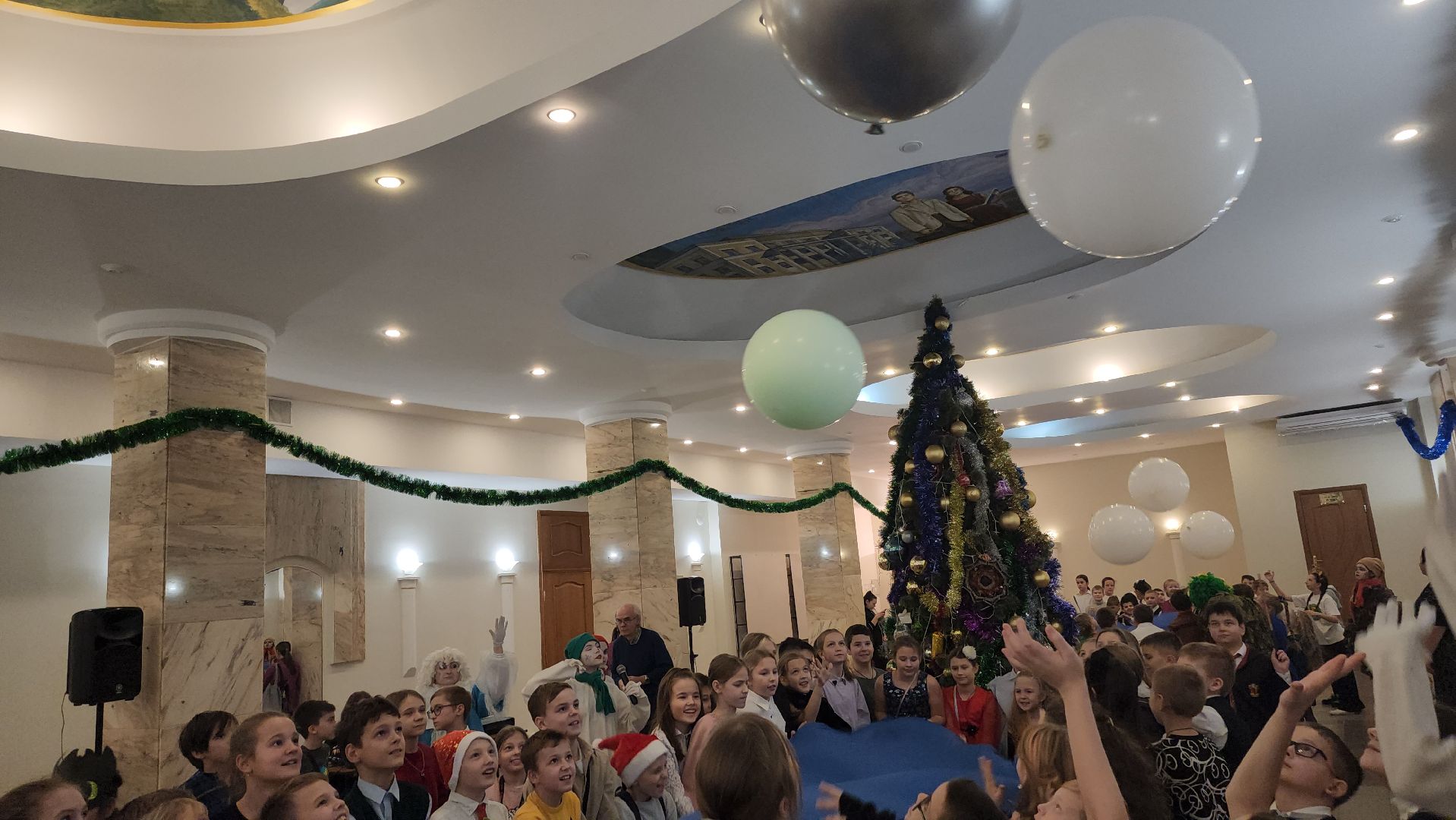 долгопрудный, дк вперед, ДТШ Семья, елка отличников, воздушные шары, вертикалки,