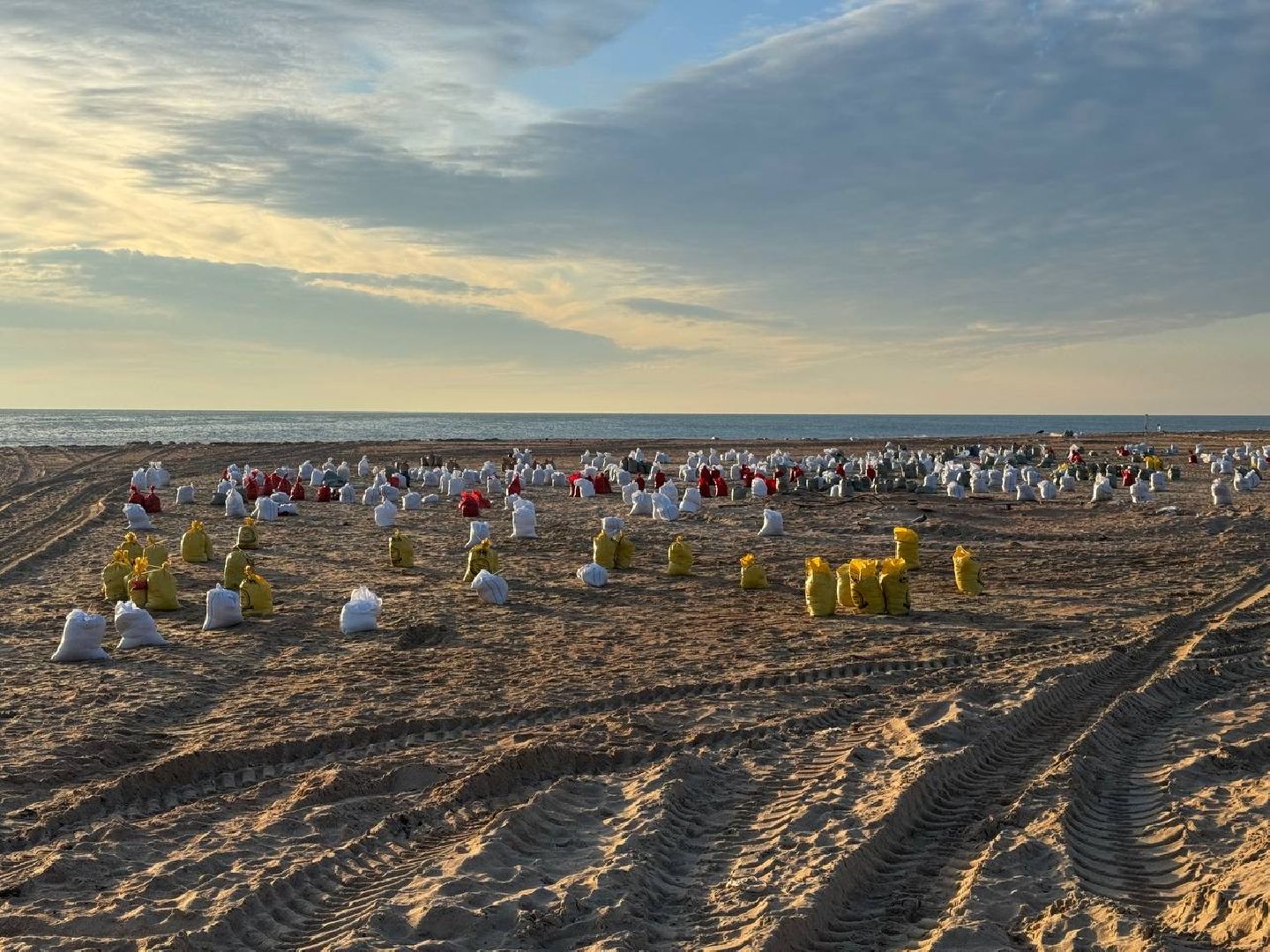 эксклюзив, экология, ЧП, общество, волонтеры подмосковья, очистка пляжей Анапы, Борьба с мазутом,