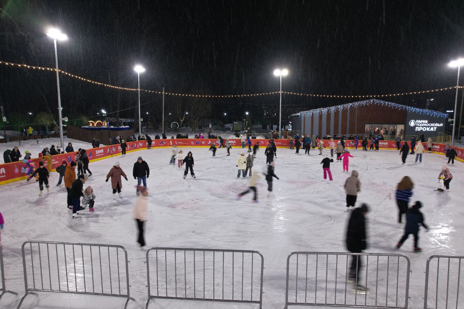 видео с коптера, каток, зима в подмосковье,