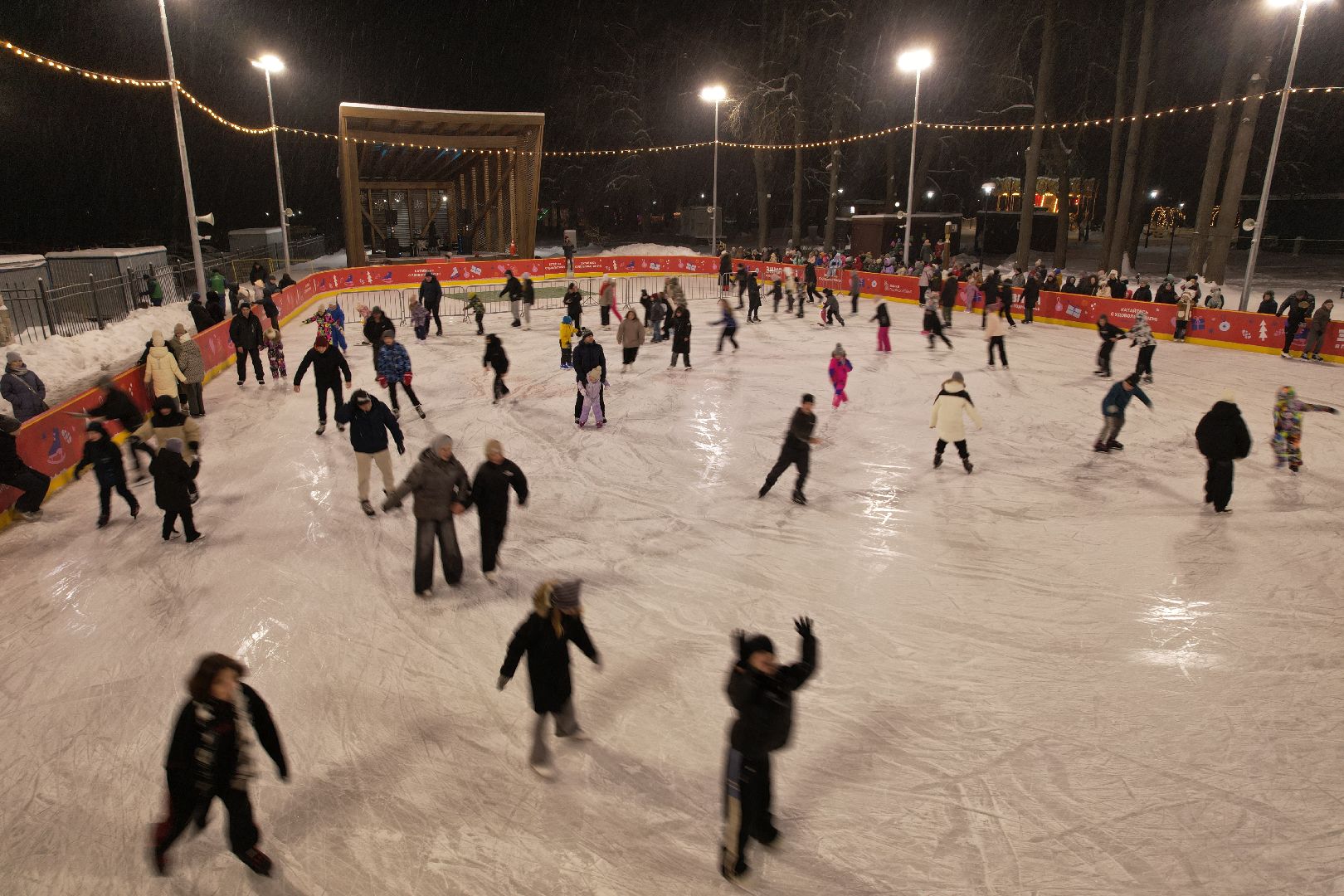 видео с коптера, каток, зима в подмосковье,