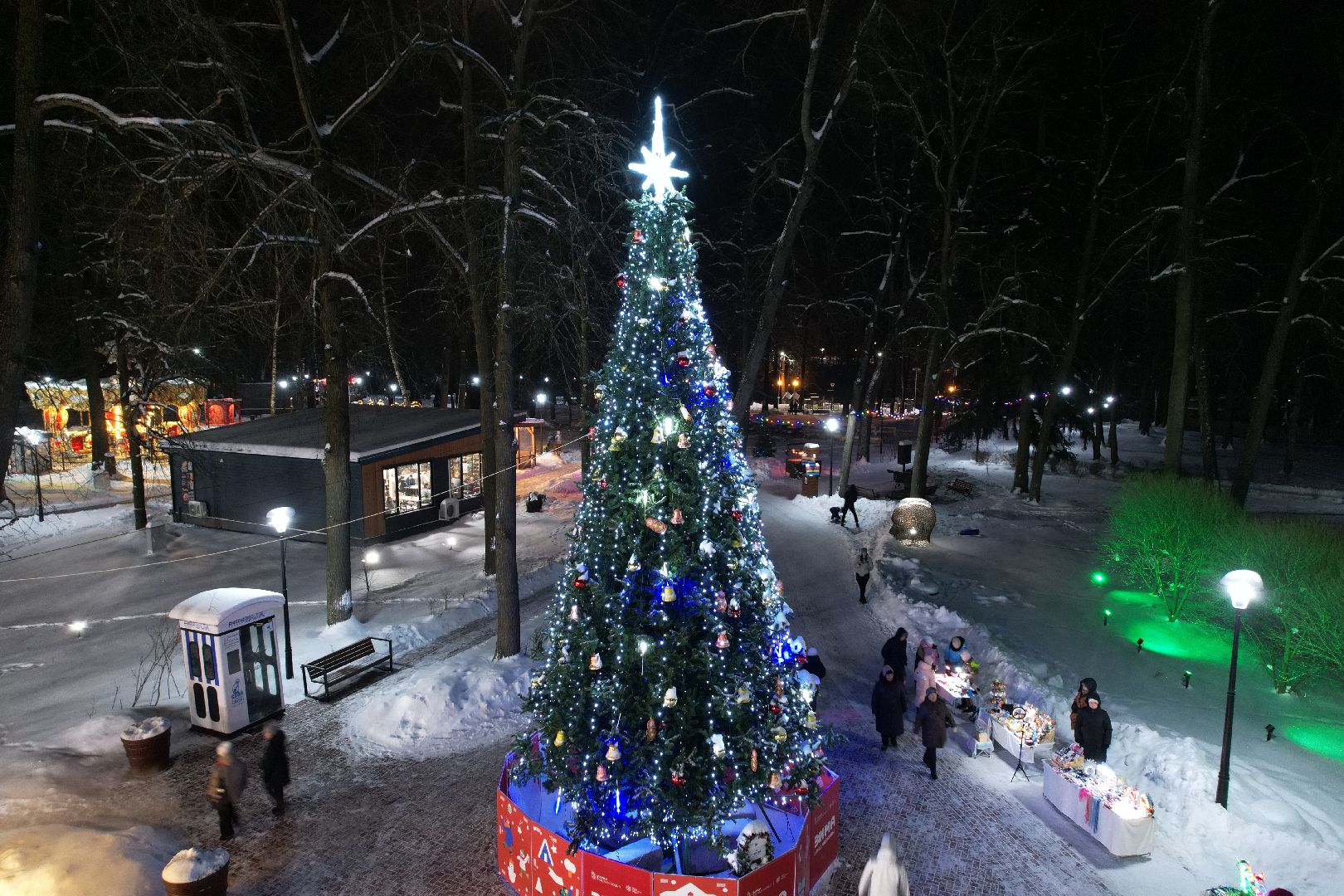 видео с коптера, каток, зима в подмосковье,