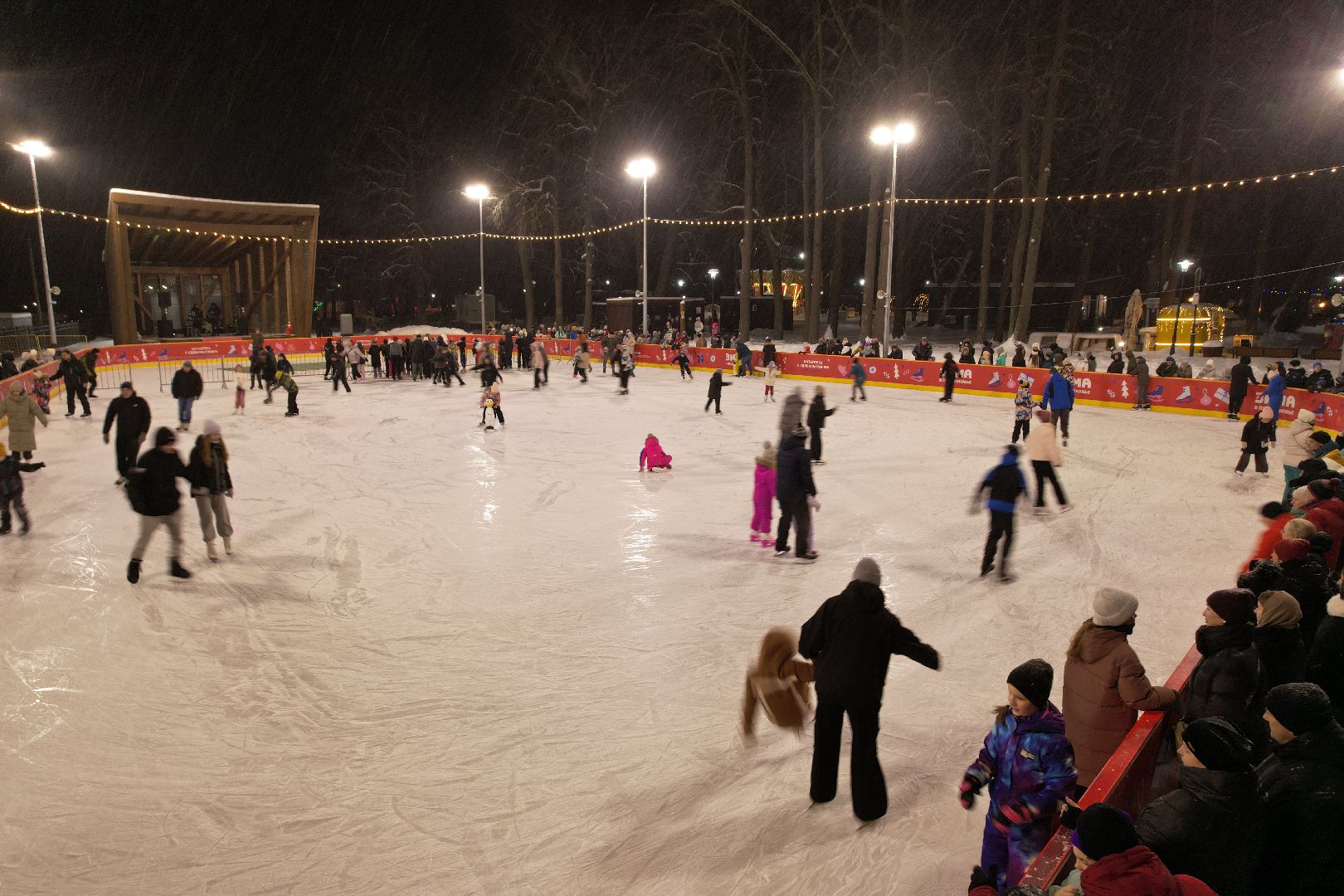 видео с коптера, каток, зима в подмосковье,