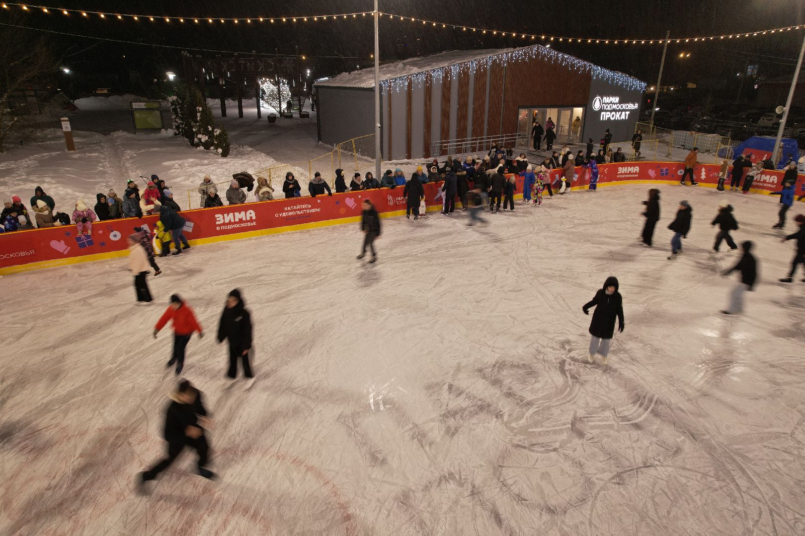 видео с коптера, каток, зима в подмосковье,