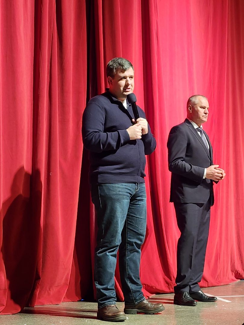 фрязино, елка главы округа, дети, новый год, подарки, вертикалки,