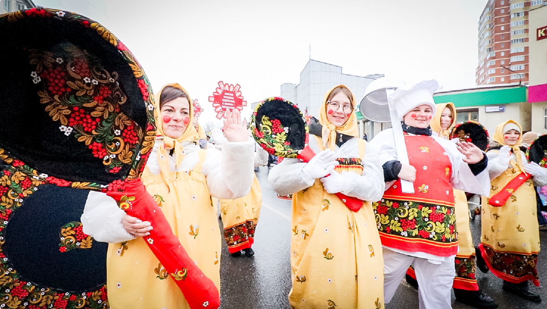 Клин, общество, культура, карнавальное шествие, Дед Мороз, зима в подмосковье,