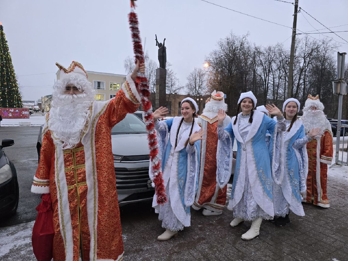можайск, можайский городской округ, подмосковье, новый год в каждый дом, благотворительная акция, подарки детям, малообеспеченные семьи, многодетные семьи, дед мороз, снегурочка, волонтеры, поздравления, благотворительность,