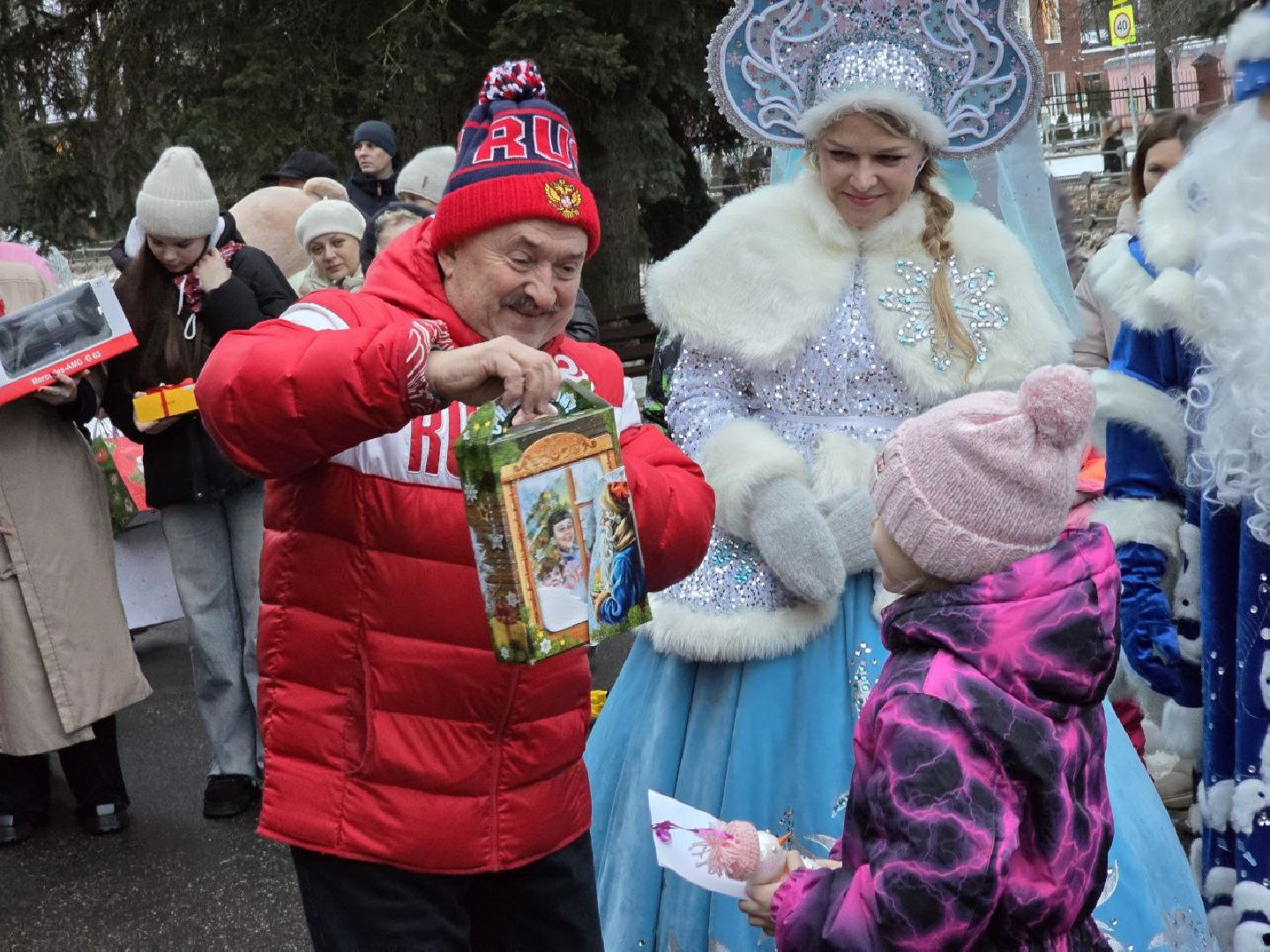 можайск, можайский городской округ, подмосковье, елка желаний, всероссийская акция, исполнение желаний, исполнение детских желаний, мечты, дети, новый год, новогодние праздники,