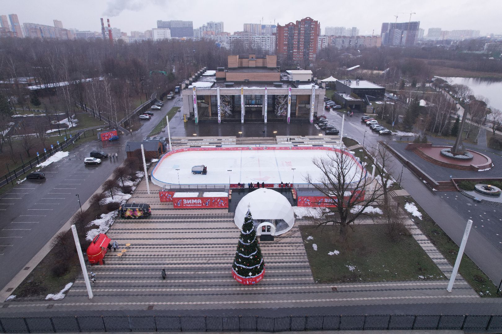 видео с коптера, мытищи, каток, зима в подмосковье,