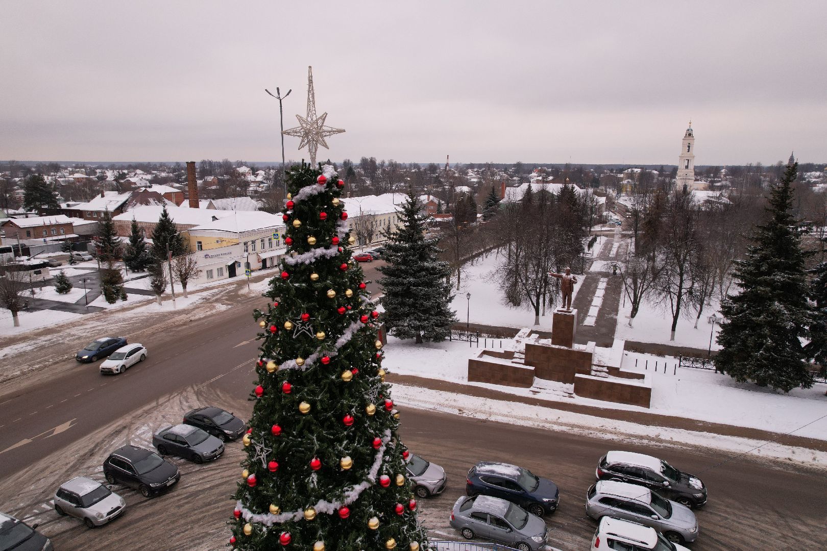 видео с коптера, зима в подмосковье, ёлка,