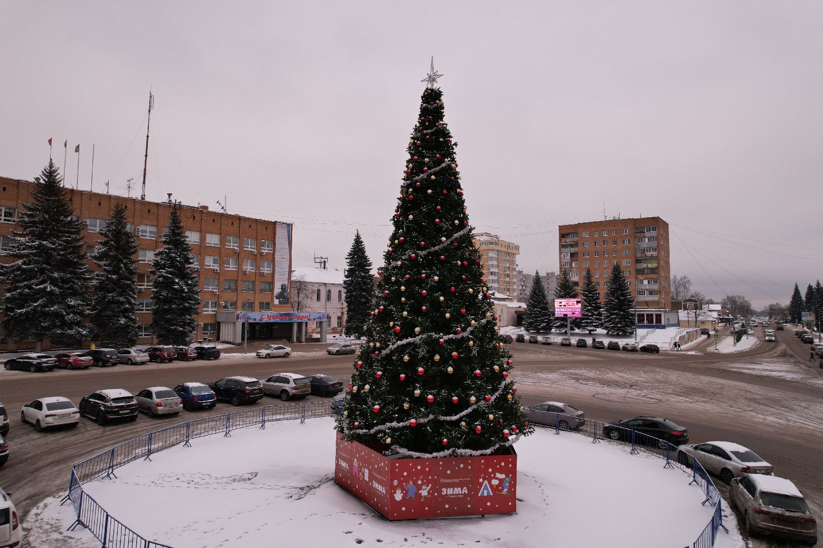 видео с коптера, зима в подмосковье, ёлка,