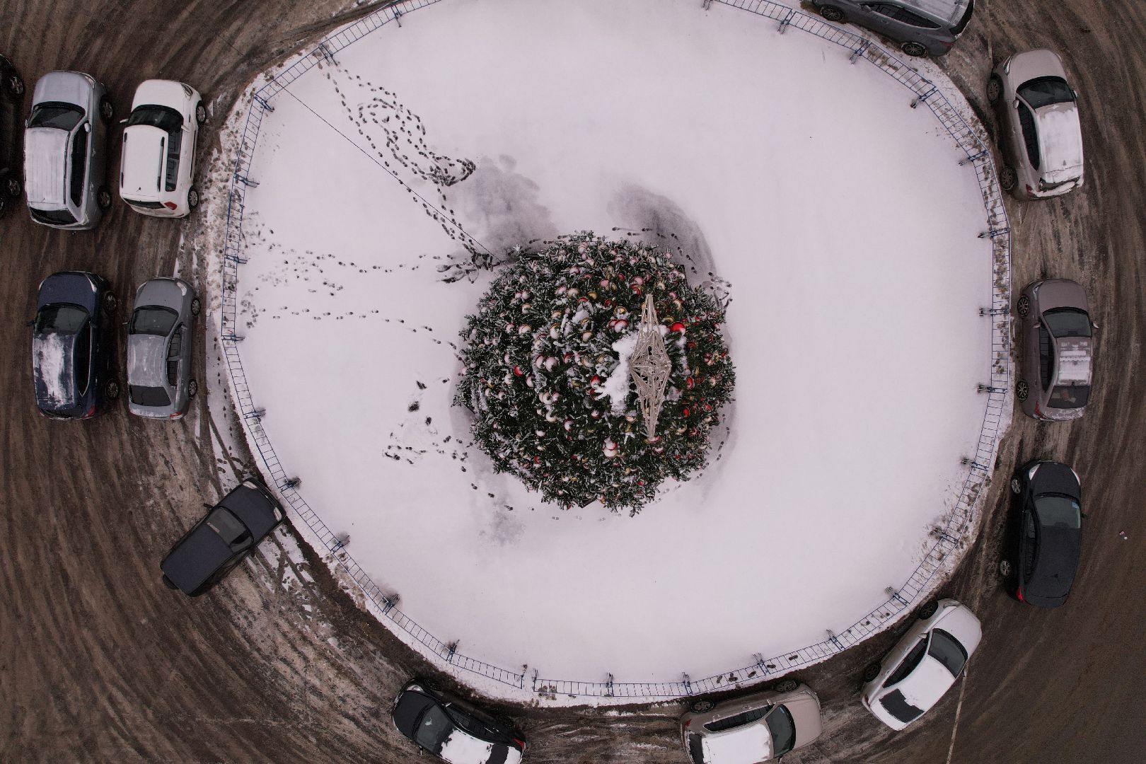 видео с коптера, зима в подмосковье, ёлка,