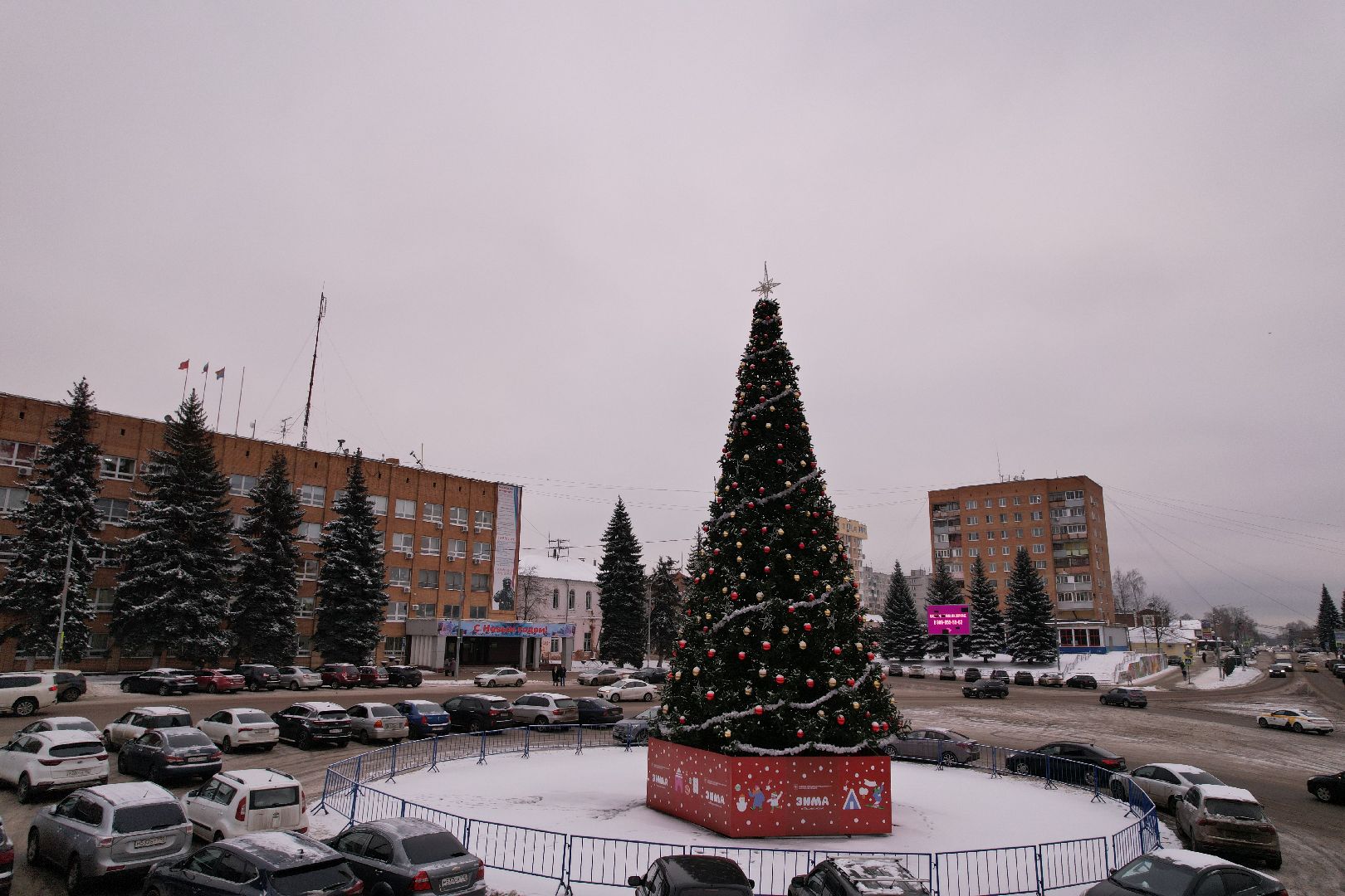 видео с коптера, зима в подмосковье, ёлка,