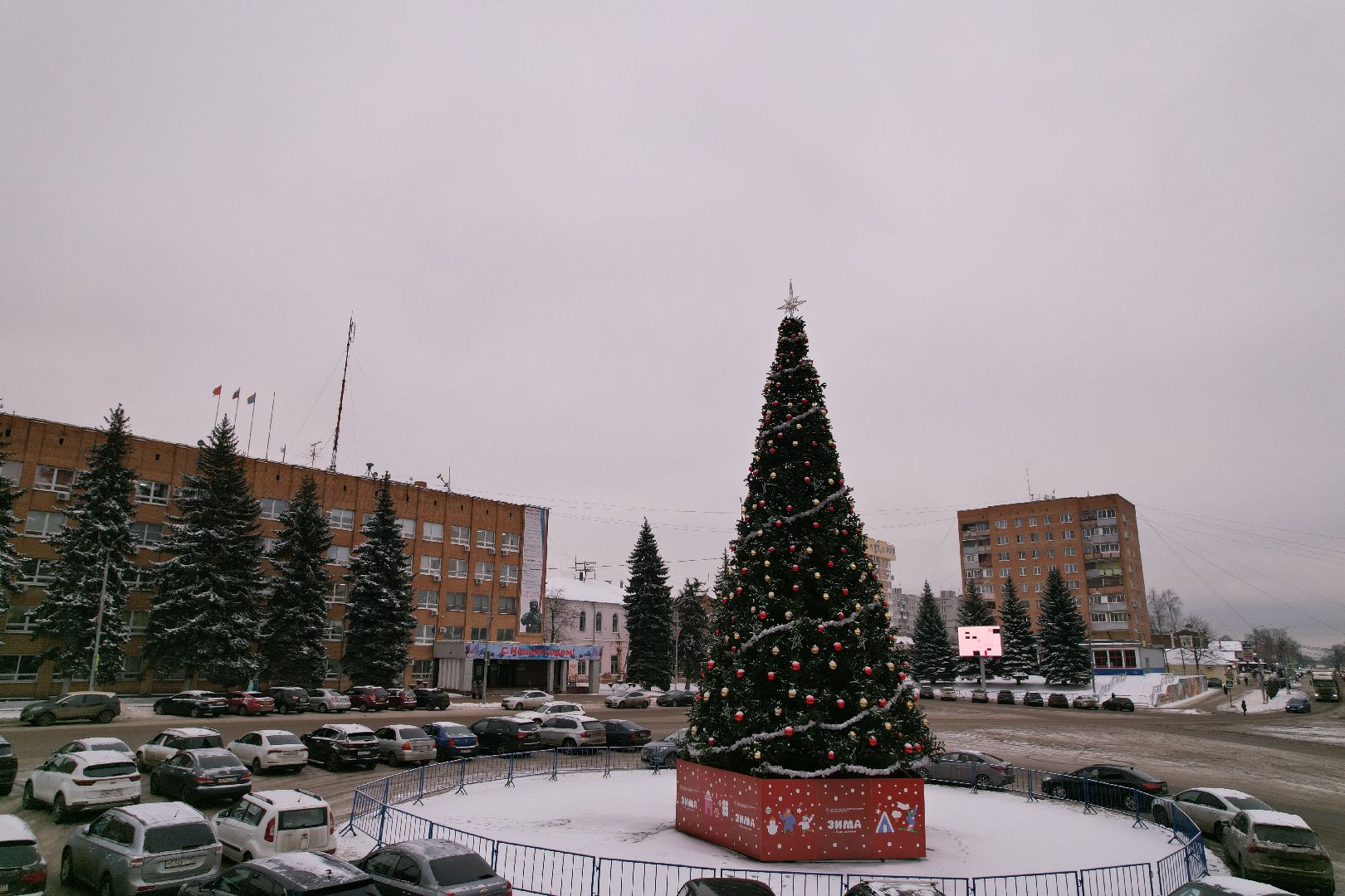 видео с коптера, зима в подмосковье, ёлка,