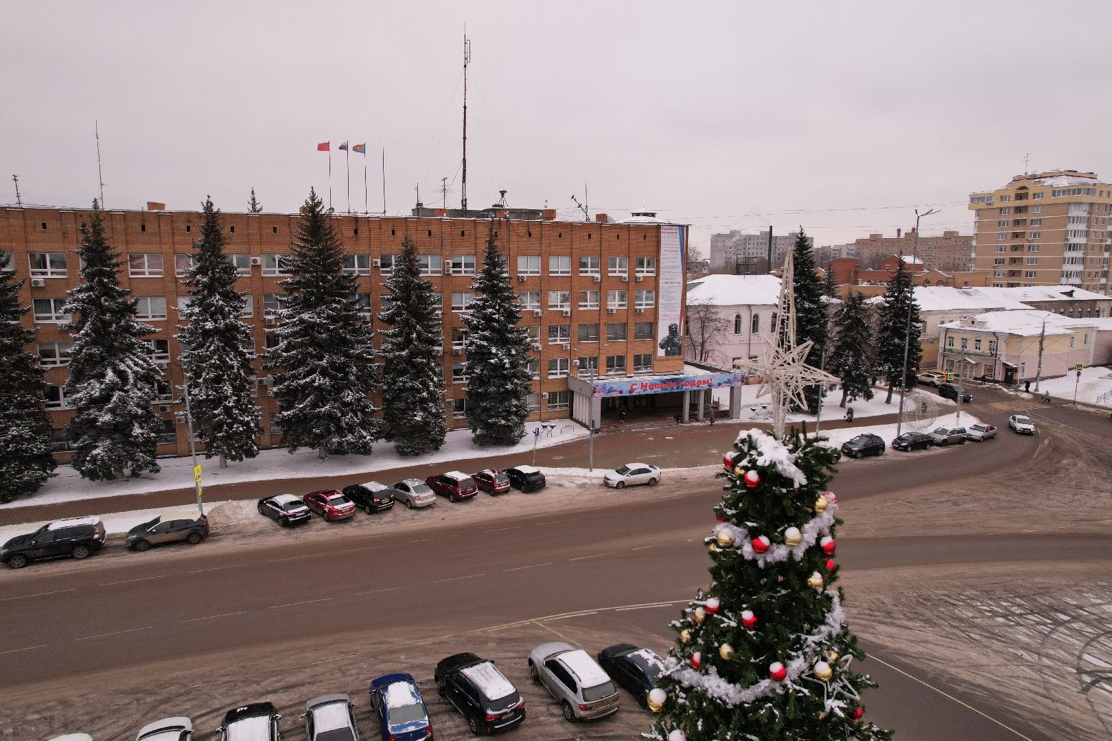 видео с коптера, зима в подмосковье, ёлка,